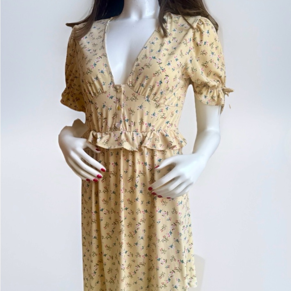BCBGeneration Elegant Floral Midi Dress